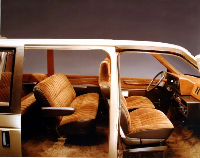 history of the minivan