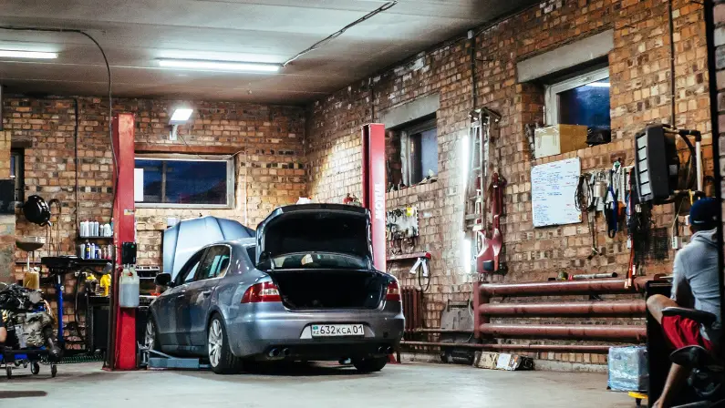 a-car-park-indoor-garage
