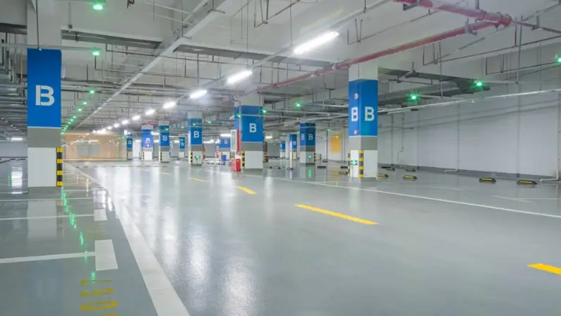 a-parking-area-that-is-very-well-lit